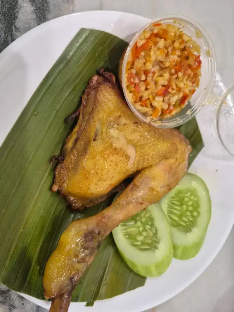 Tukang masak dan staff Rumah makan