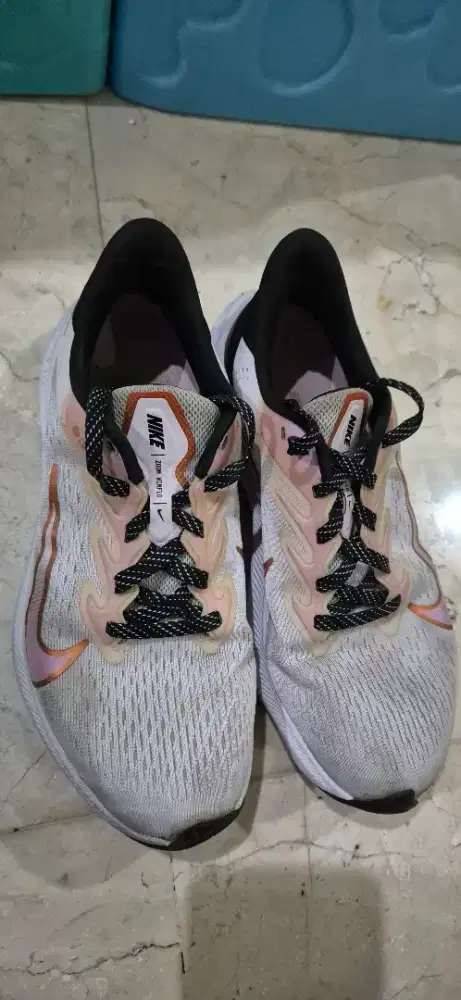 Sepatu perempuan dewasa NIKE Zoom Winflo original