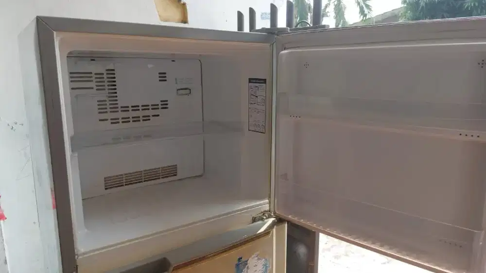 KULKAS TOSHIBA GLACIO 2 PINTU MESIN NORMAL DINGIN SEGER.