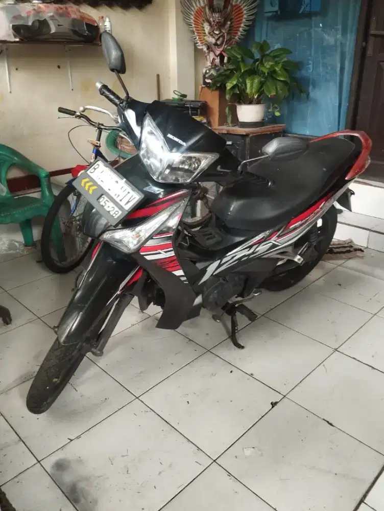 Supra X 125 helm In  injection