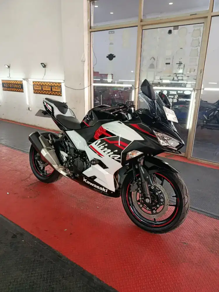 kawasaki ninja 250cc SE(spesial edition)