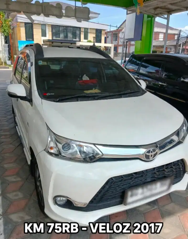 TOYOTA AVANZA VELOZ 1.5 M/T 2017 PUTIH - KM 75RB ASLI LOW
