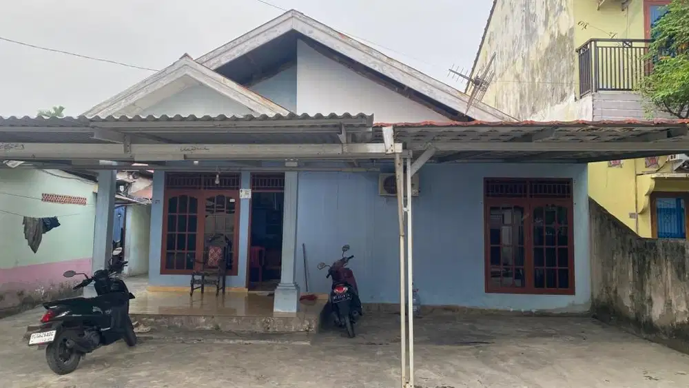 JUAL RUMAH BESERTA 2 bedeng