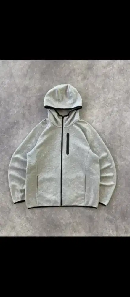 UNIQLO TECH GREY