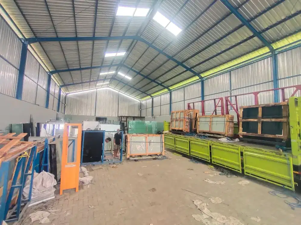 Kaca 5mm  dll Cermin dan Riben bisa Jasa  Pasang