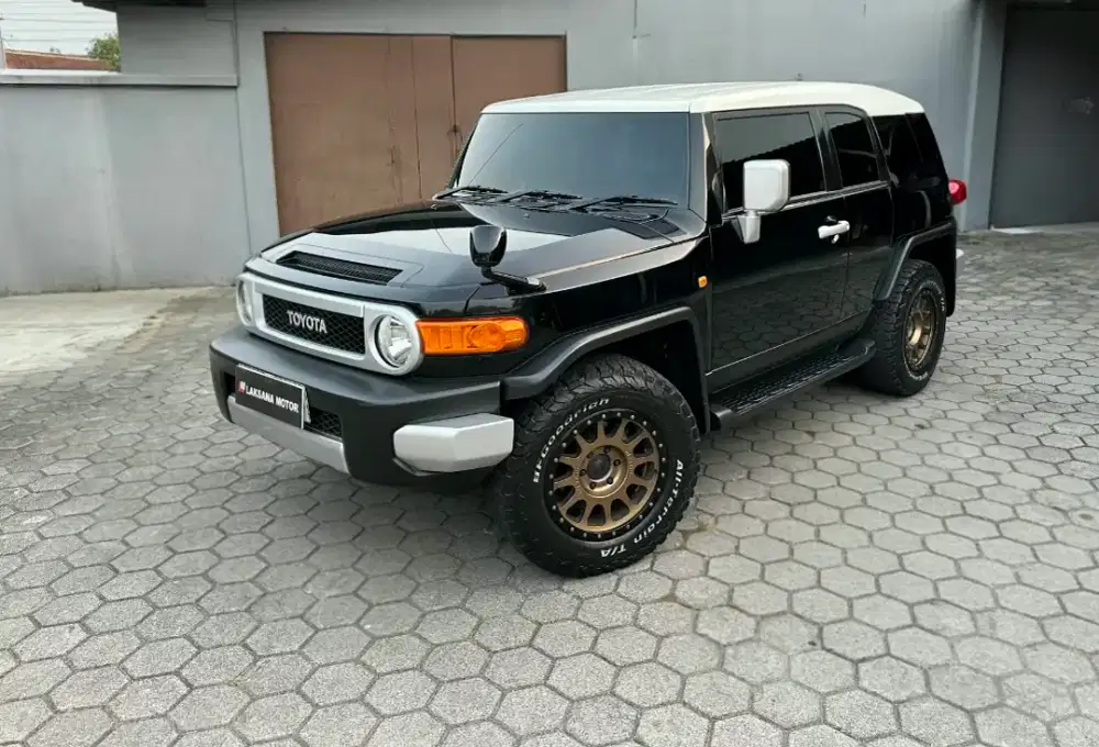 Toyota FJ Cruiser 2011