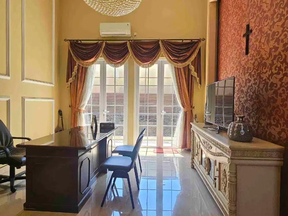 DIJUAL ATAU DISEWA LUXURY HOUSE 
FULLY FURNISHED SIAP HUNI DI BELLANO GADING SERPONG