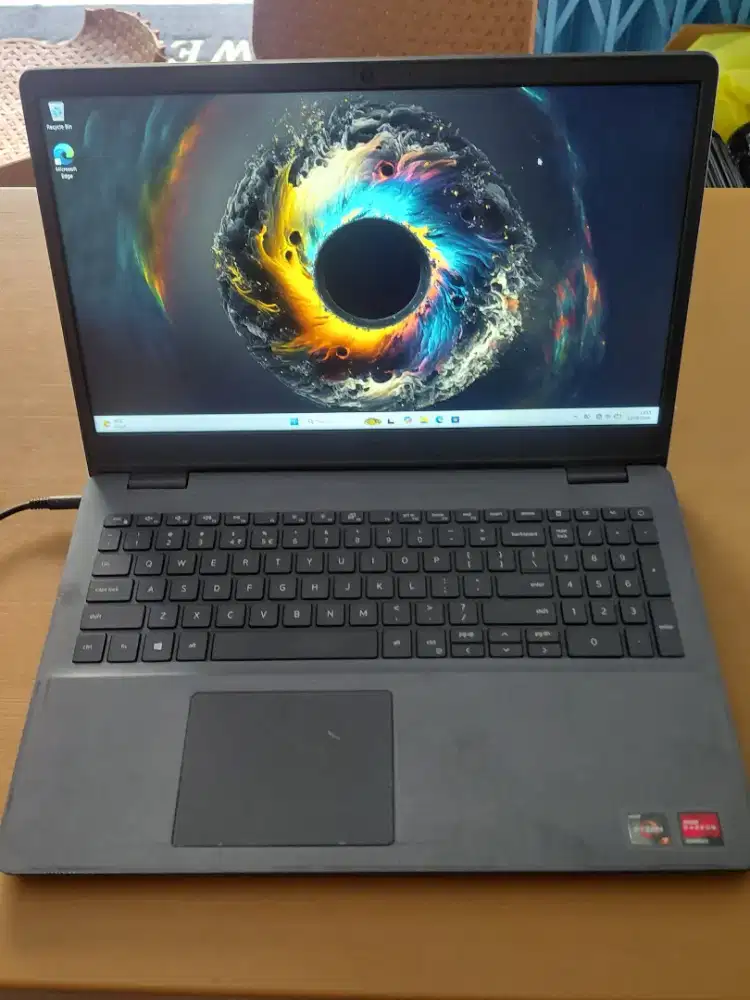 Dell 35501 Ryzen 7 3700u/8/512nvme FHD IPS