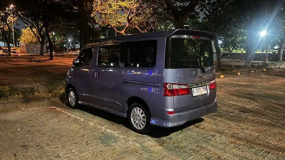 Daihatsu Luxio 2010 Bensin (ISTIMEWA) Low KM