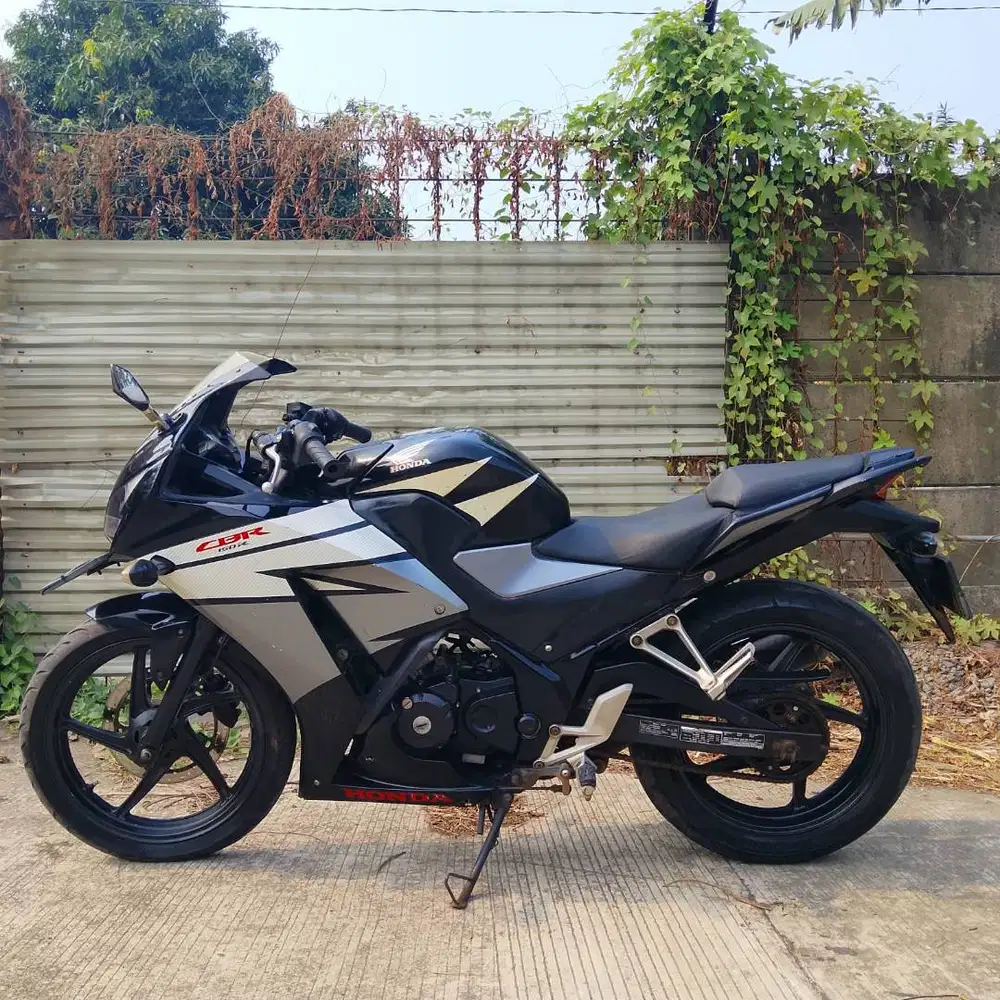 Honda CBR 150 tahun 2015