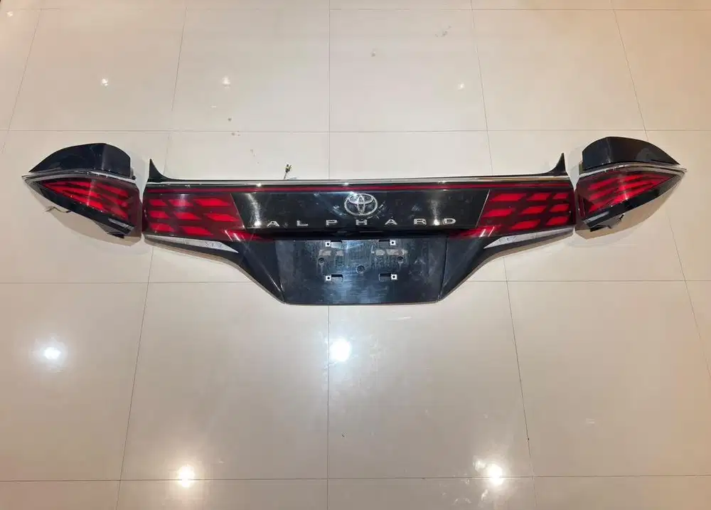 Alphard AGH30 upgrade ke AGH40 look lampu belakang bagasi tail light