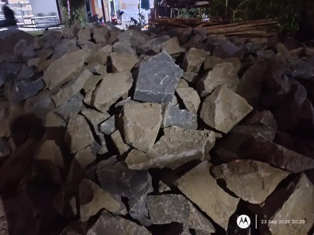 Batu belah 1 engkel 2.7 kubik