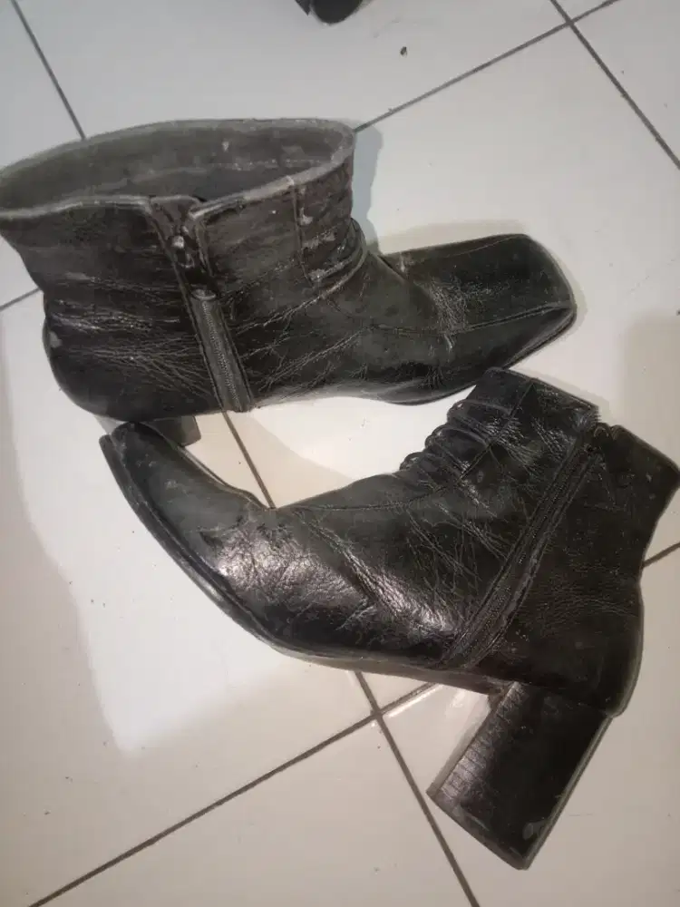 Sendal dan sepatu
