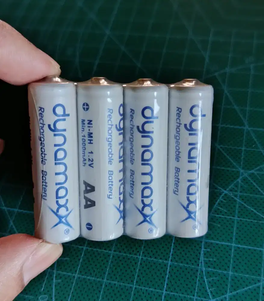 batrai AA isi 4 merk  dynamax 1000mah - buat jam dinding cas