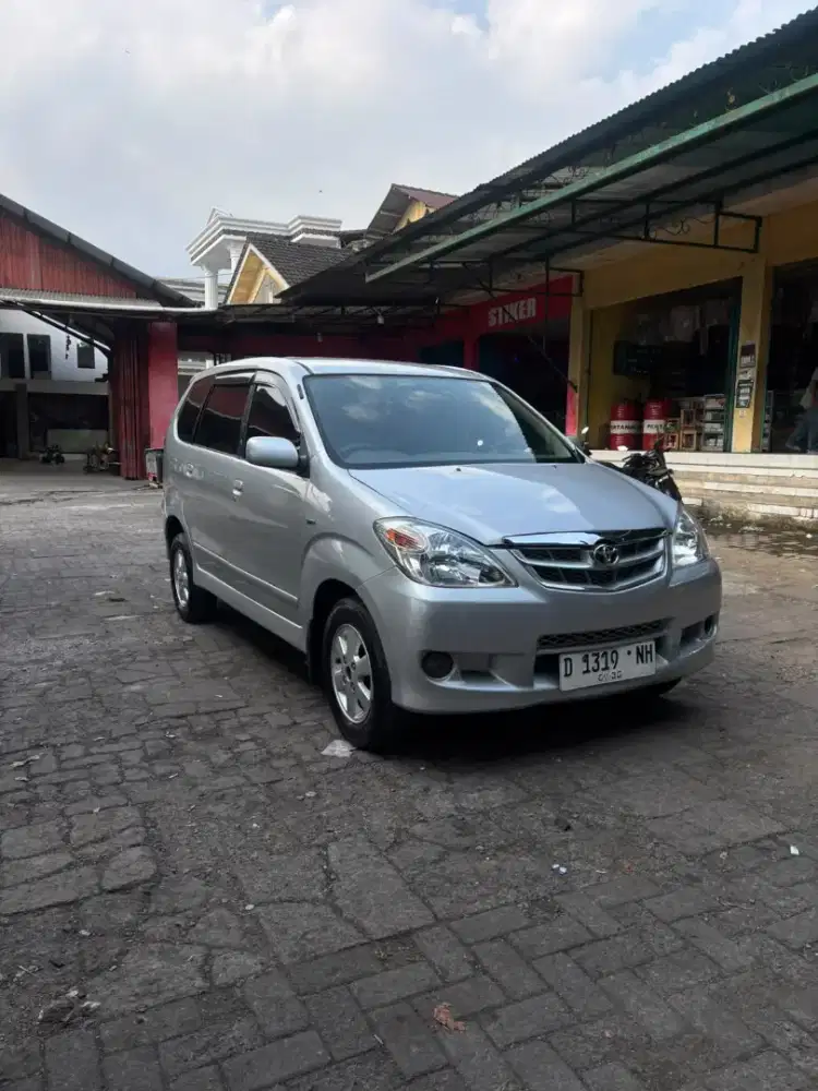 Avanza G M/T 2010 SILVER