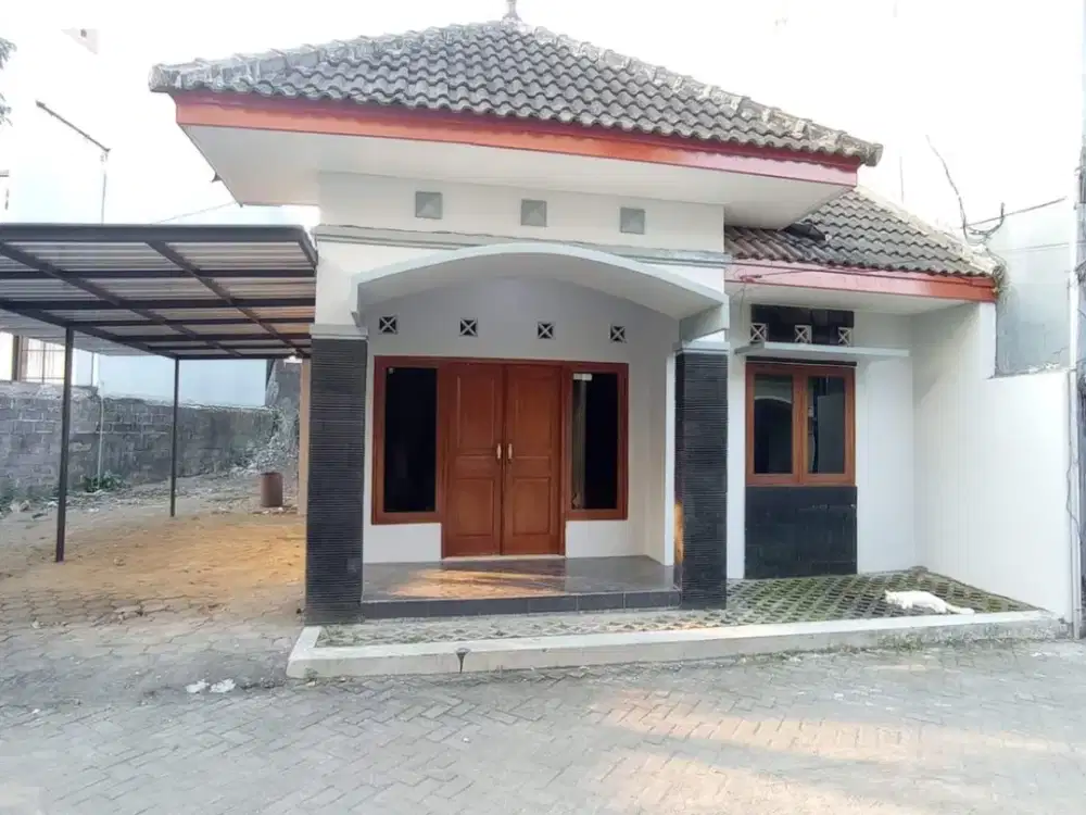 Rumah siap huni dalam peruhaman di utara kampus Amikom