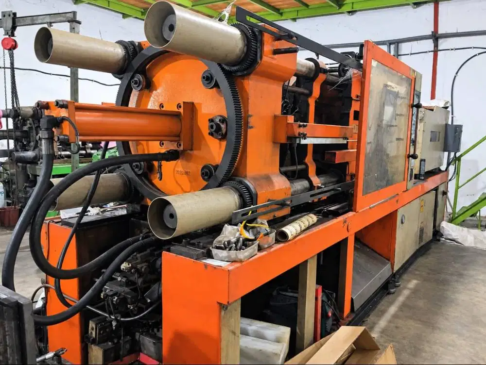 Mesin injection plastik haitian 240 ton