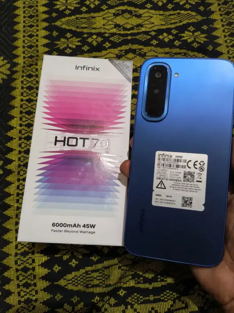 Infinix Hot 70 Ram 4+4/128 lengkap like new