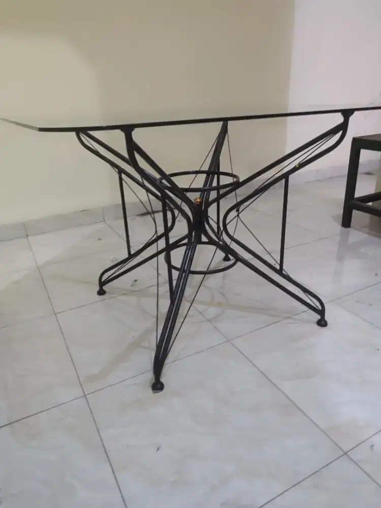 MEJA MAKAN KACA + BESI – UKURAN 100 CM