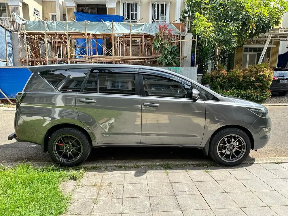 Innova Diesel Reborn V AT 2017
