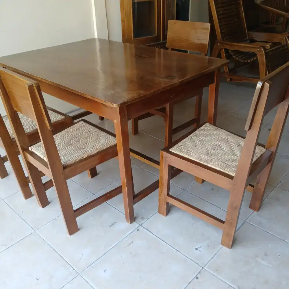 Meja Makan Antik Jadul
