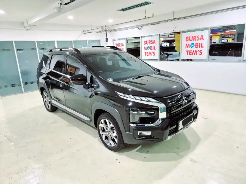 KM 10 RB! MITSUBISHI XPANDER CROSS 2025 PREMIUM PACKAGE CAT FULL ORI