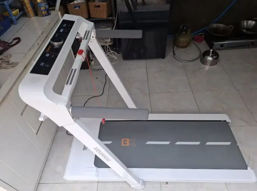 DIJUAL TREADMILL BODIMAX RUNNING PAD ULTIMA