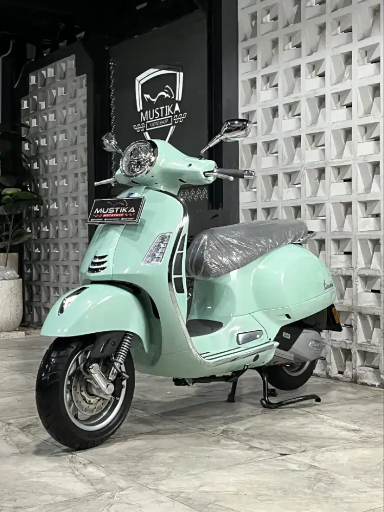 VESPA GTS 150 IGET ABS KEYLESS 2024 - Chintia Mustika