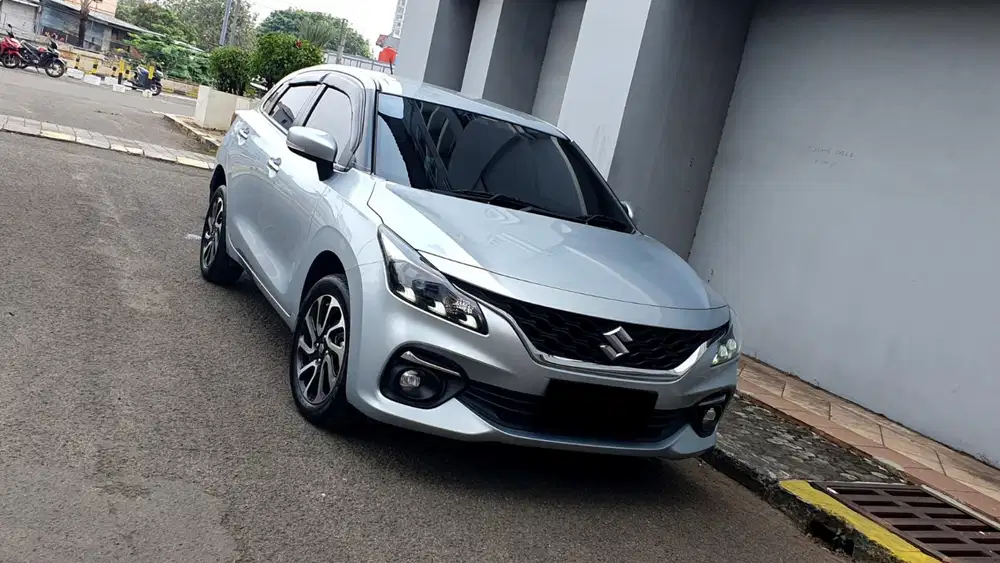 Suzuki baleno hatchback matic 2023 abu silver