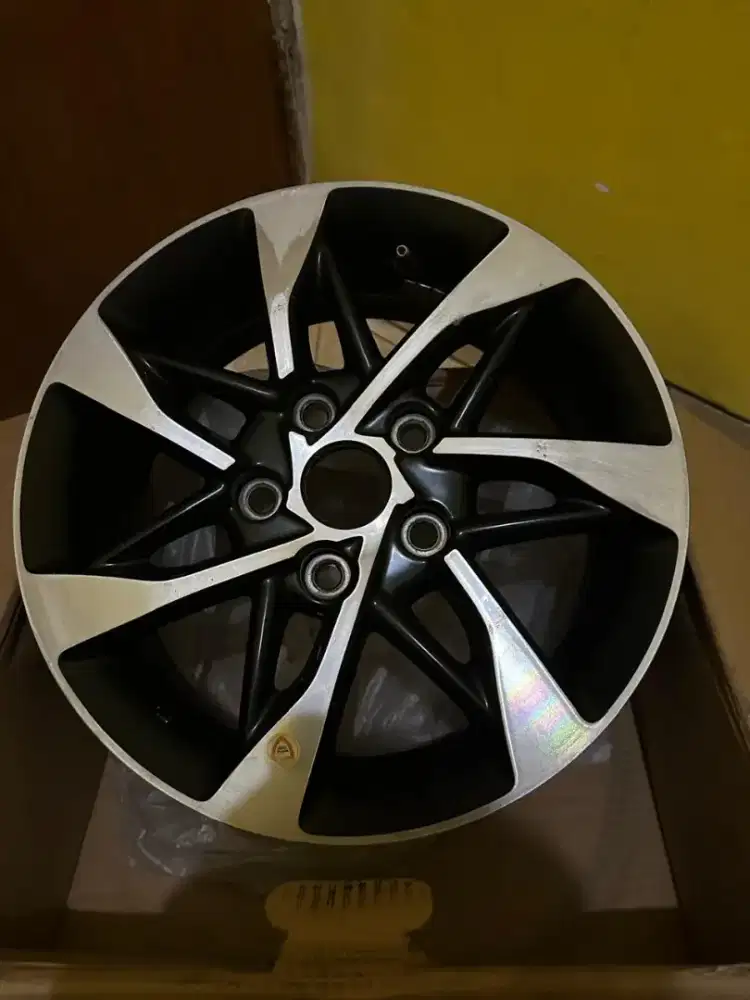 Velg R15 Suzuki Ertiga Sporty Original
