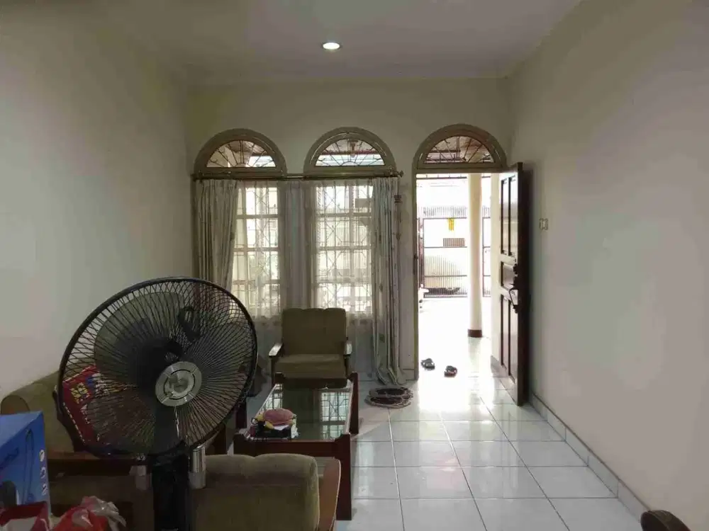 Rumah  jalan raya cocok untuk usaha Kelapa Gadingi