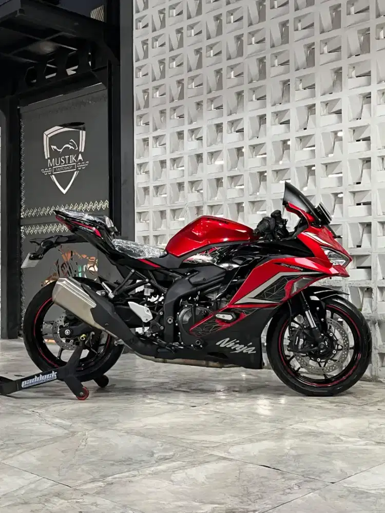 KAWASAKI ZX25R ABS 2022 - Chintia Mustika