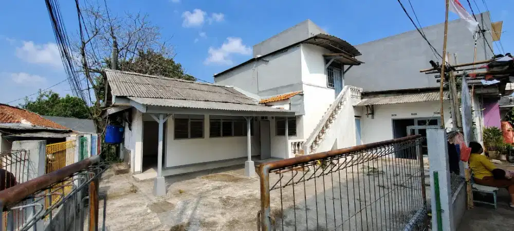 Disewakan bangunan komersil 2 lantai LT.191 meter lokasi strategis