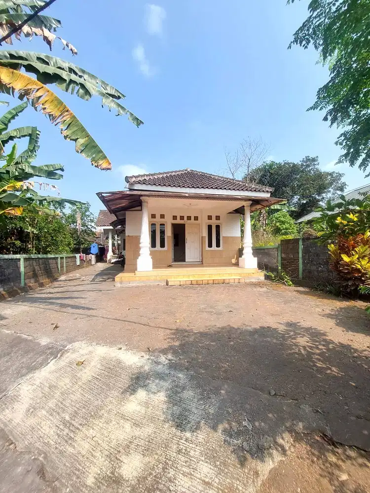 Rumah di Lingkungan Sejuk Pedesaan Cangkringan