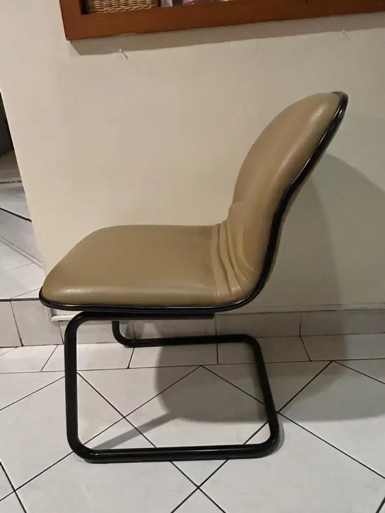 5 Kursi Makan STRAMM Vintage – Oscar Baru / Baru Reupholstery