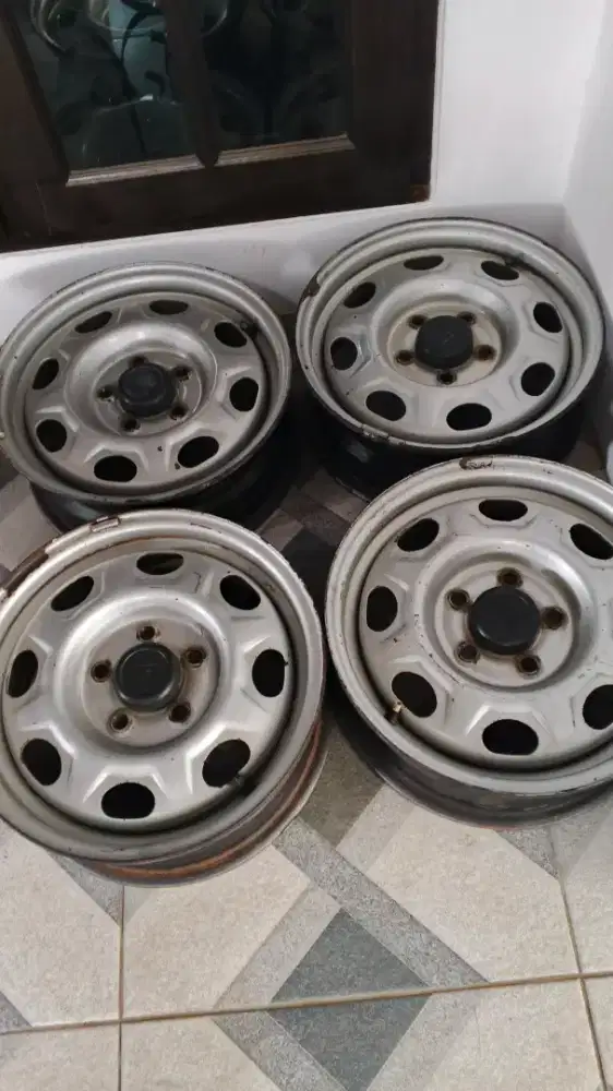Velg OEM Daihatsu Taruna R15