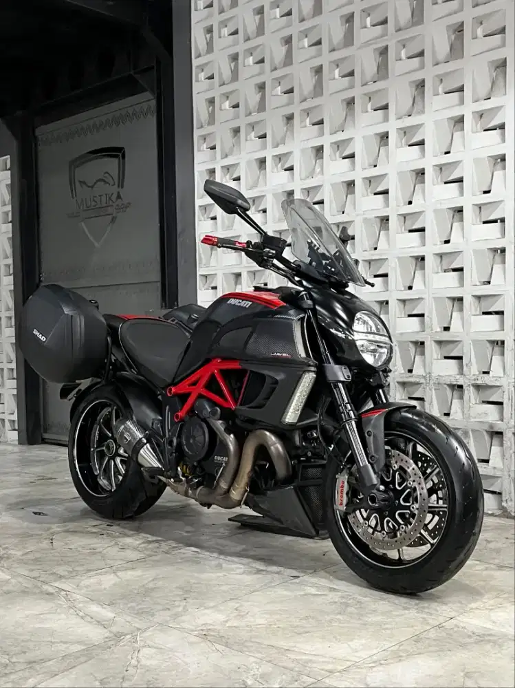 DUCATI DIAVEL CARBON 2011 ABS - Chintia Mustika