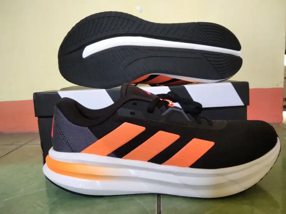 Sepatu Adidas galaxy run sizs 44 murah