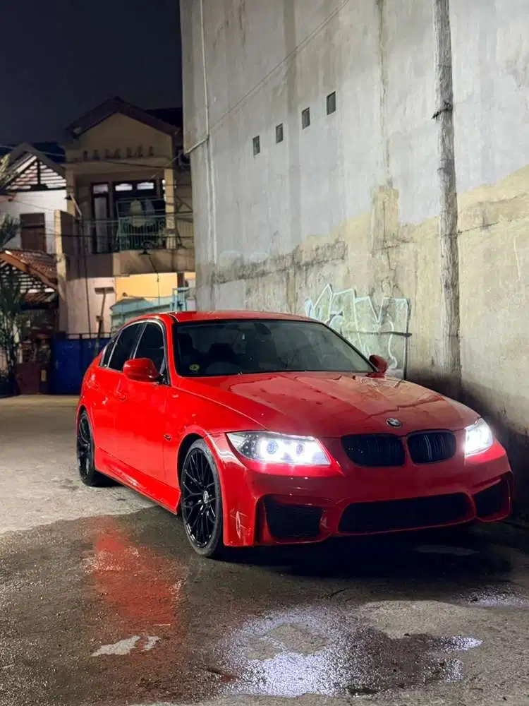 BMW 320i 2011 Bensin