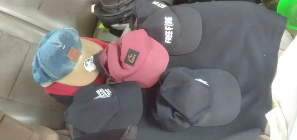 Itu laku di jual semuanya topi  kepala cow  murah aja 5 buah