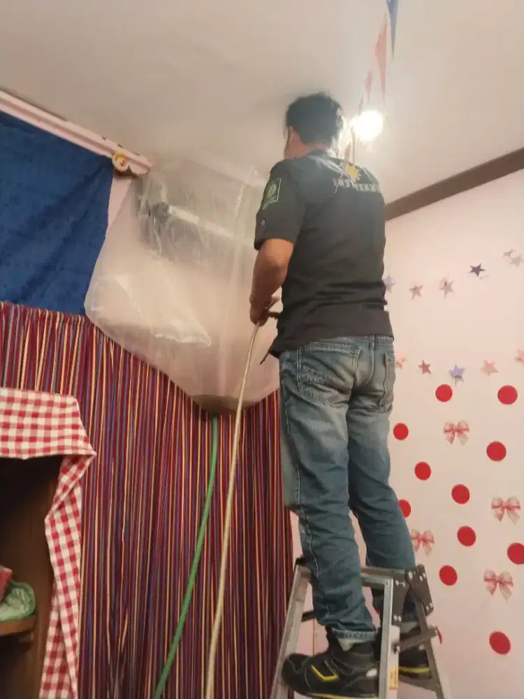 pemasangan unit AC baru bekas perbaikan dan maintenance service cuci