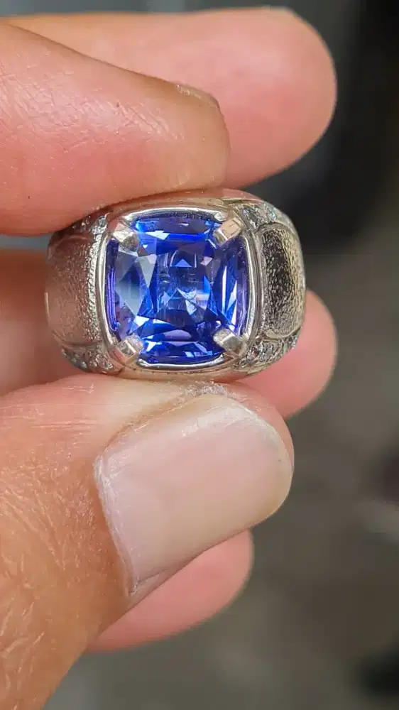 Jewelry Quality Natural Tanzanite, Clean, like Cornflower blue Color