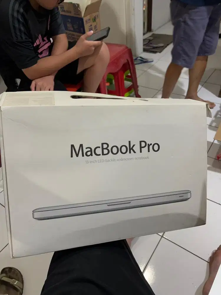 MacBook Pro 13 Mid 2010 Core 2 Duo 2.66Hz | HDD | Box + Chager