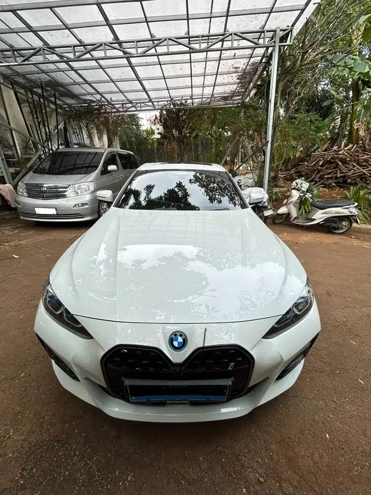 BMW i4 ( 2023 )