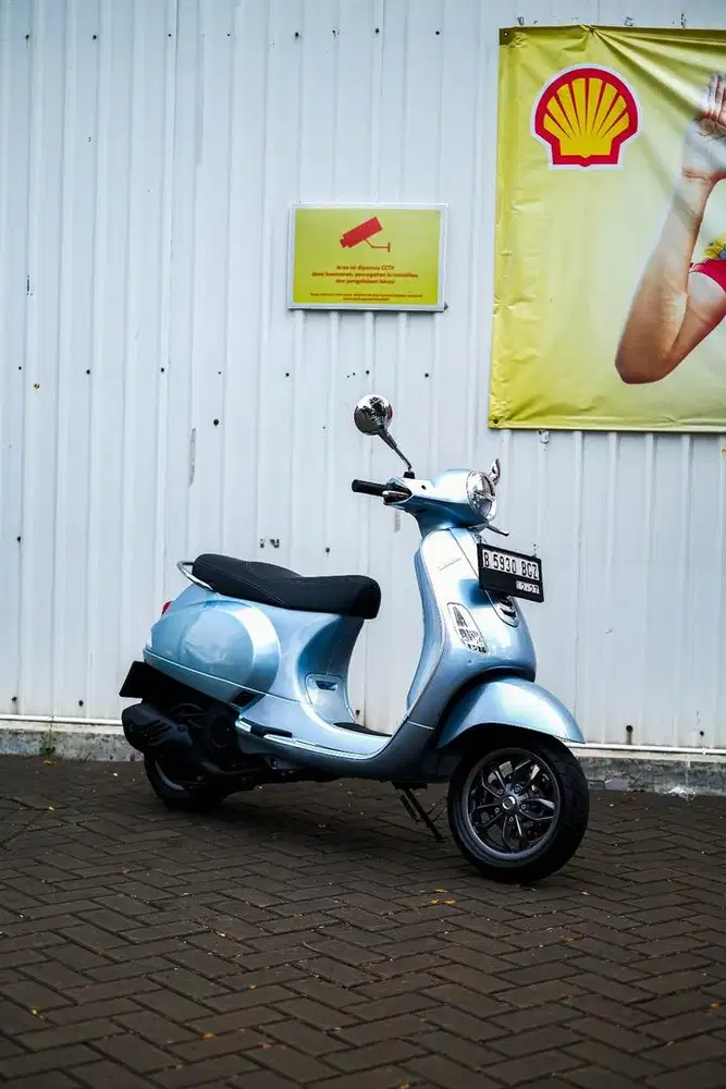 VESPA LX 125 IGET FACELIFT (GREY DELICATTO)