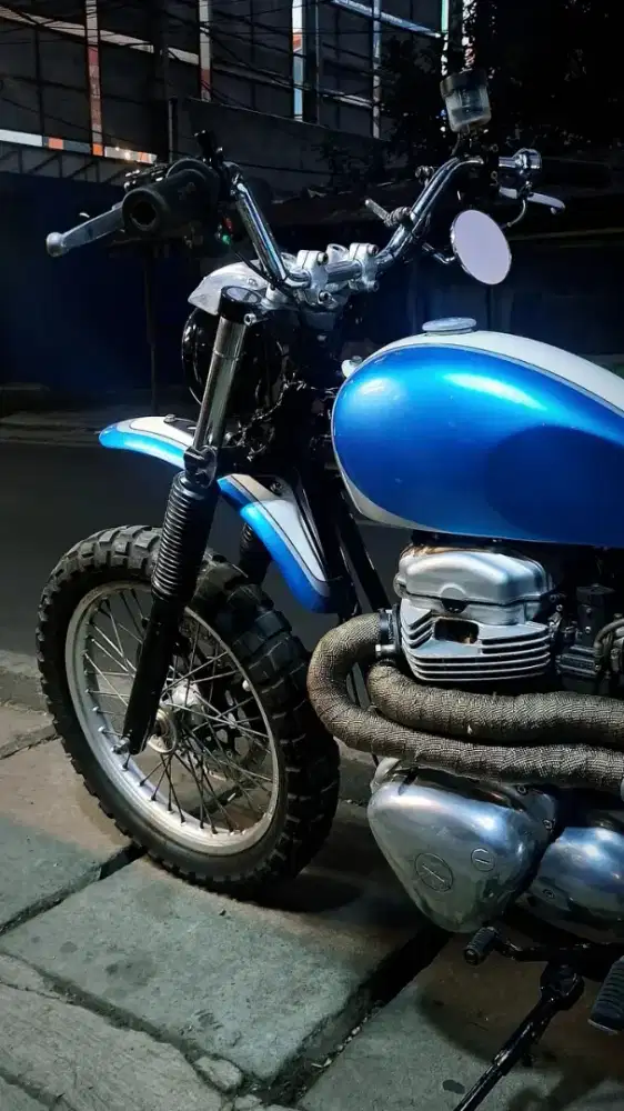 Tracker Kawasaki W650