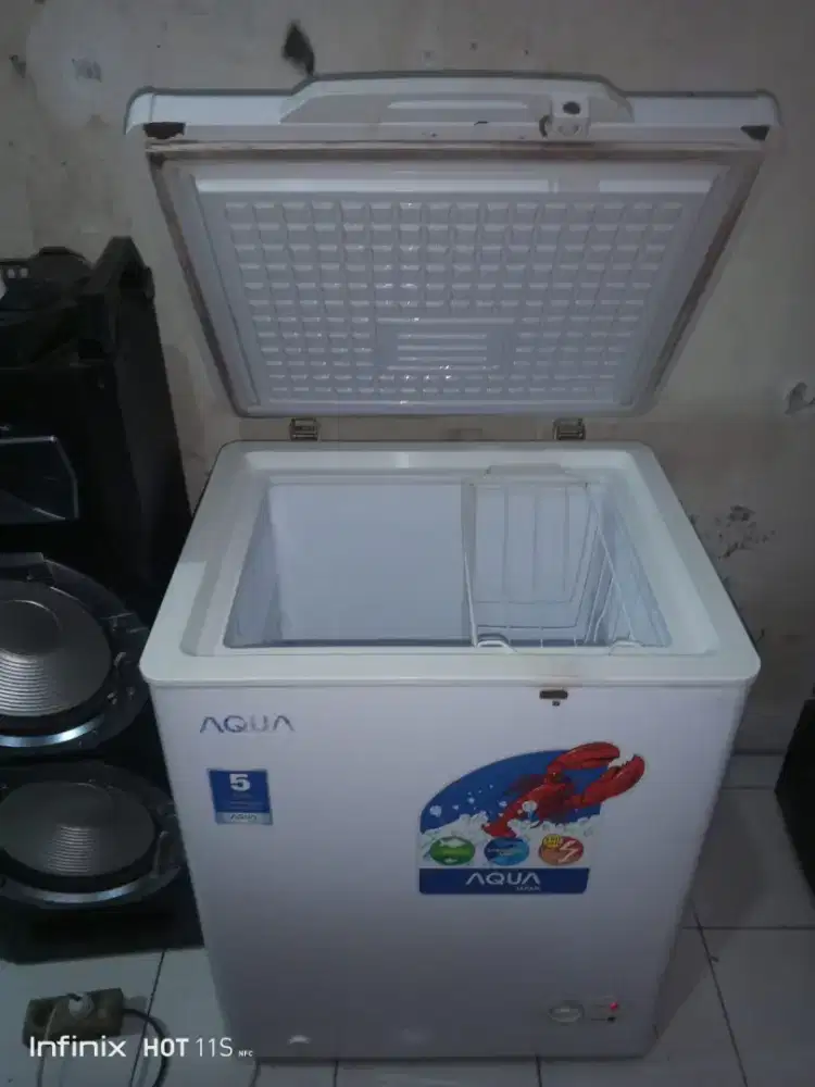 Jual bu freezer box ukuran 100 liter normal no kendala merk AQUA