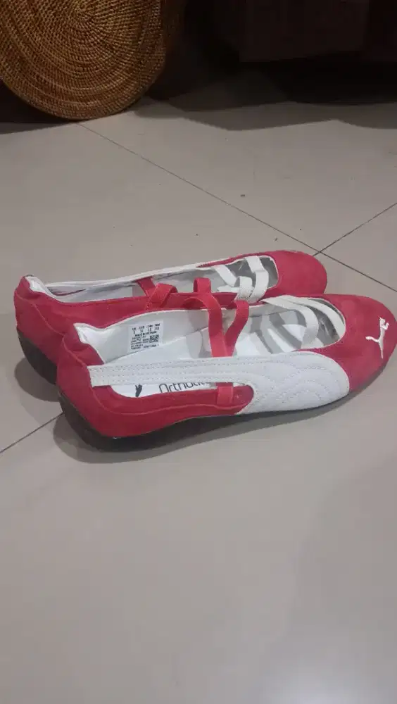 Sepatu puma wanita