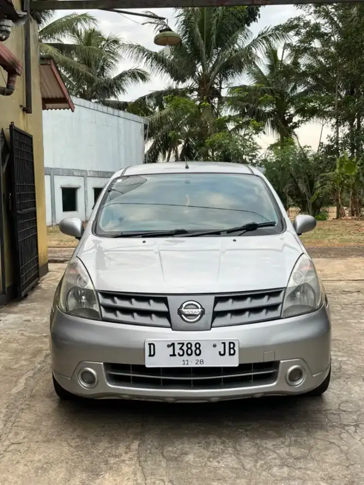 Grand Livina XV Matic Silver