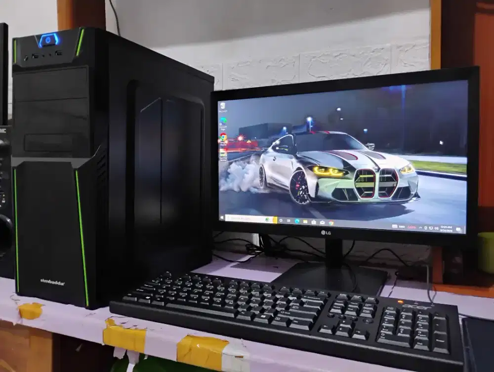 Pc gaming PB dan Roblox / intel gen4 + ram 8gb + monitor 20inch